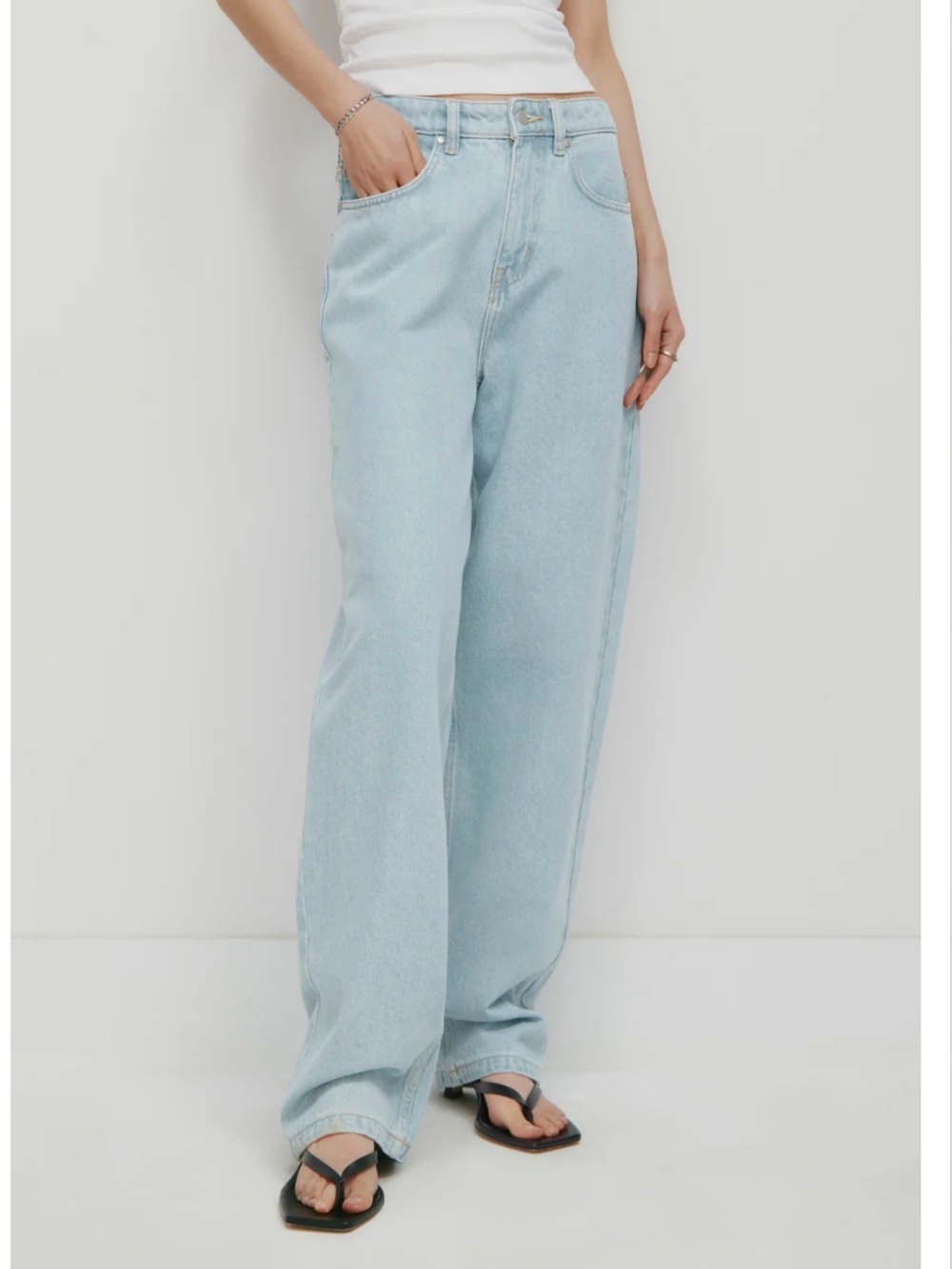 Light Wash Jeans - Kotn Unisex Antifit Denim